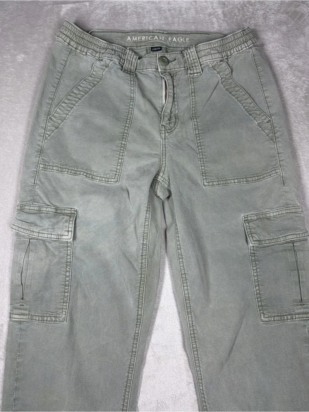 American Eagle Stretch Faded Green Straight Leg Cargo Pants Size 6 - Picture 3 of 17